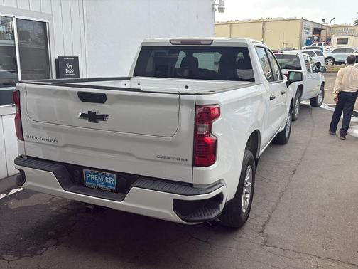 2022 Chevrolet Silverado 1500 Custom