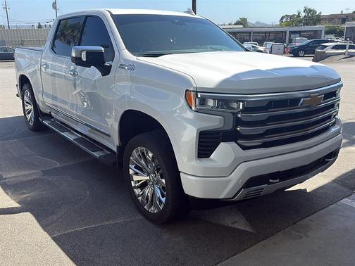 Iridescent Pearl Tricoat 2022 Chevrolet Silverado 1500 High Country