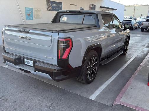 2024 GMC Sierra EV Denali