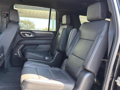 Black 2023 Chevrolet Suburban LT