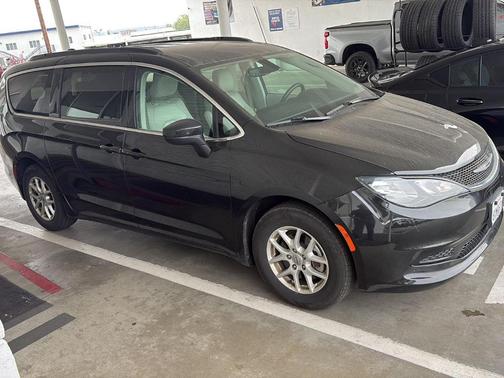 2021 Chrysler Voyager LXI