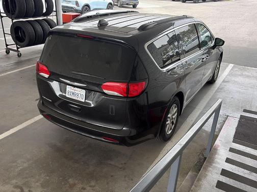 2021 Chrysler Voyager LXI