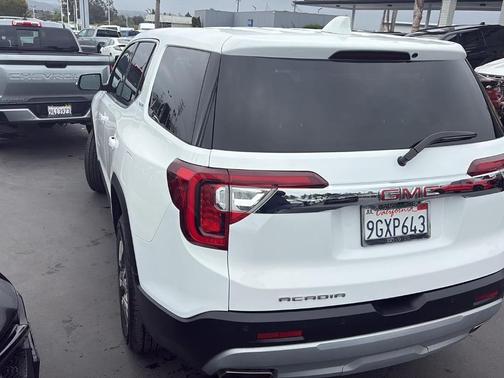 2023 GMC Acadia SLE