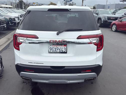 2023 GMC Acadia SLE