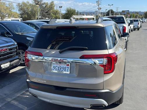 2023 GMC Acadia SLT