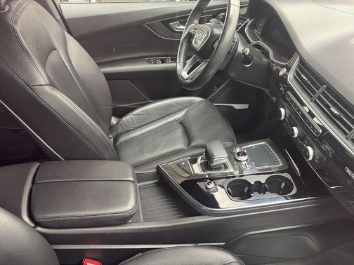 Galaxy Blue Metallic 2018 Audi Q7 3.0T Premium Plus