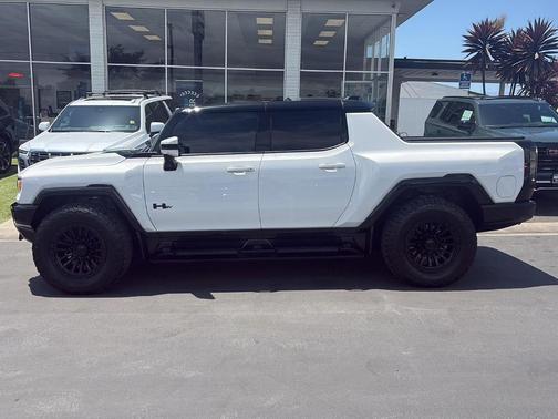 White 2023 GMC HUMMER EV Pickup 3X