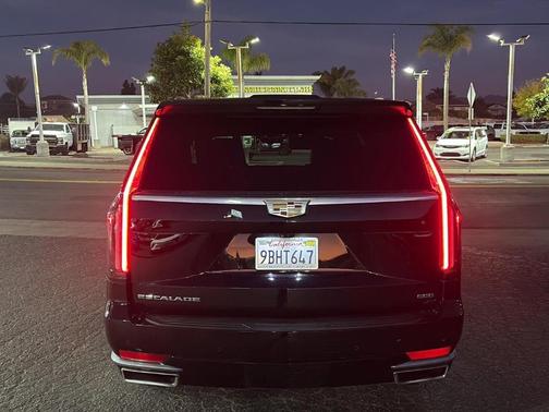 2022 Cadillac Escalade Premium Luxury