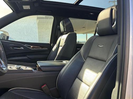 Crystal White Tri-Coat 2023 Cadillac Escalade Premium Luxury