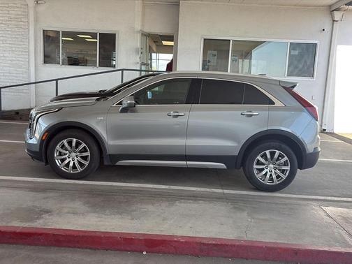 2023 Cadillac XT4 Premium Luxury