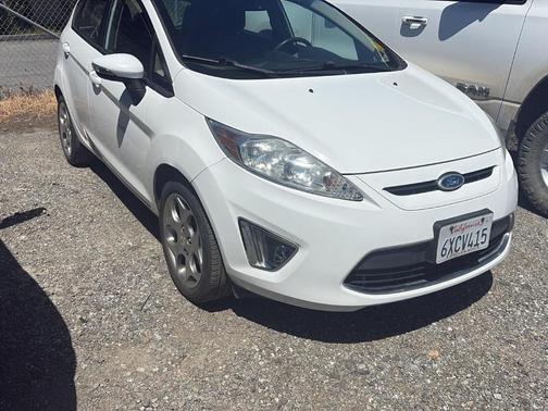 Oxford White 2011 Ford Fiesta SES