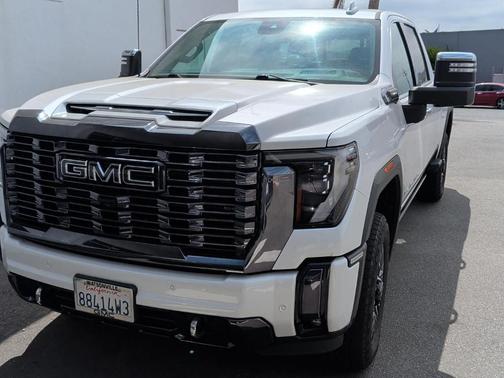 White Frost Tri-Coat 2024 GMC Sierra 2500 Denali Ultimate