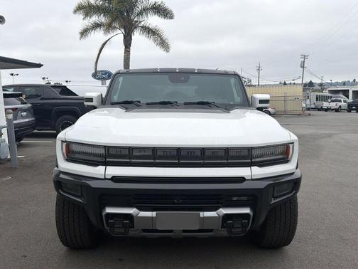 White 2025 GMC HUMMER EV SUV 3X