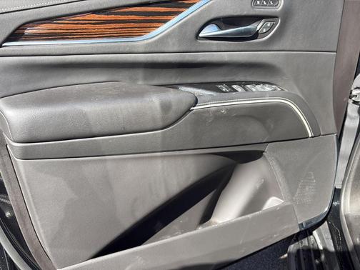 2023 Cadillac Escalade ESV Premium Luxury