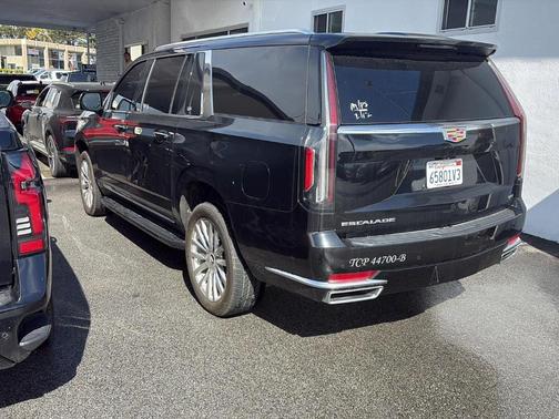 2023 Cadillac Escalade ESV Premium Luxury