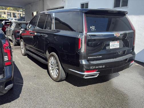 2023 Cadillac Escalade ESV Premium Luxury