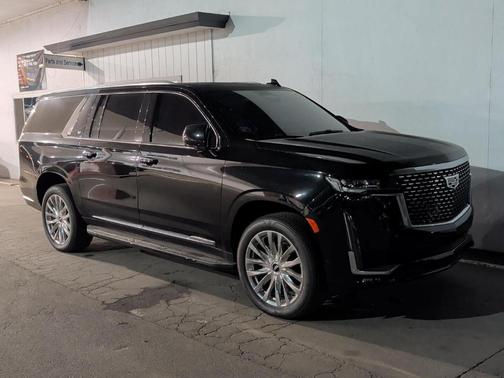 2023 Cadillac Escalade ESV Premium Luxury