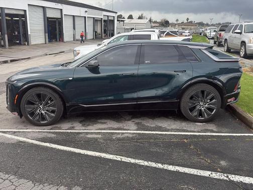 2024 Cadillac LYRIQ Sport