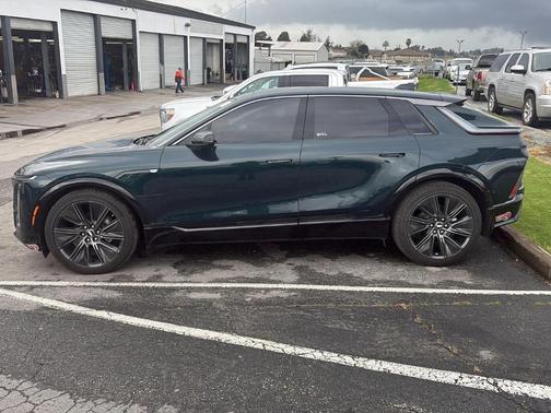 2024 Cadillac LYRIQ Sport