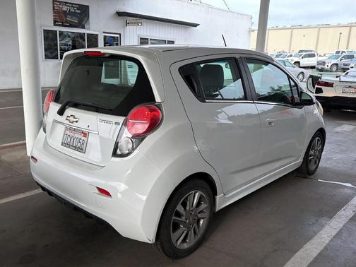 2014 Chevrolet Spark EV 2LT