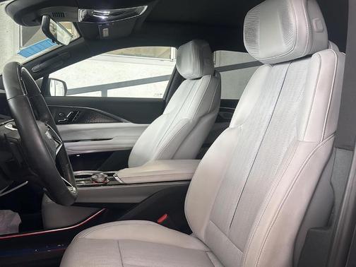 2023 Cadillac LYRIQ Luxury