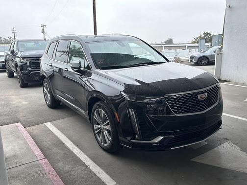 2025 Cadillac XT6 Premium Luxury FWD