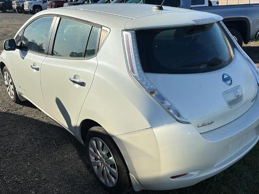 2016 Nissan Leaf S