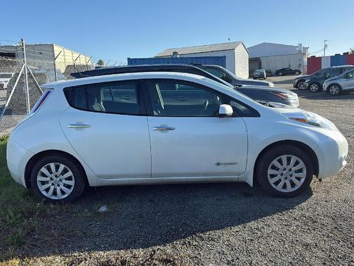 2016 Nissan Leaf S