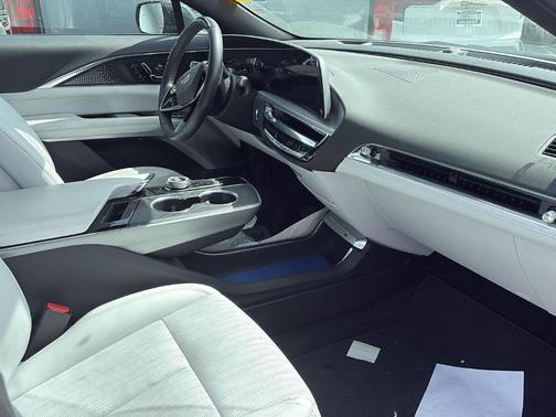 2023 Cadillac LYRIQ Luxury