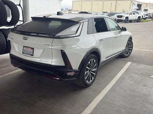 Crystal White Tri-Coat 2024 Cadillac LYRIQ Sport