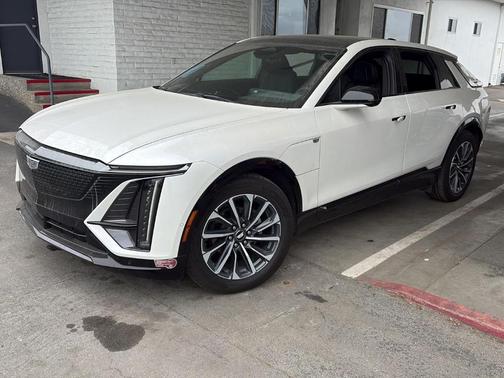 2024 Cadillac LYRIQ Sport