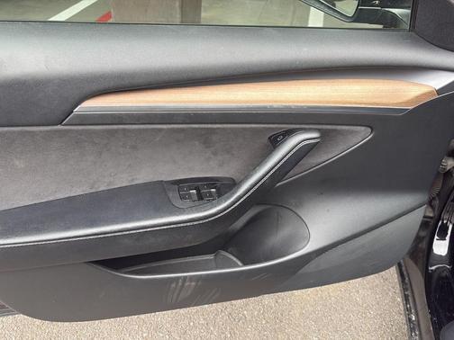 Black 2022 Tesla Model 3 Base
