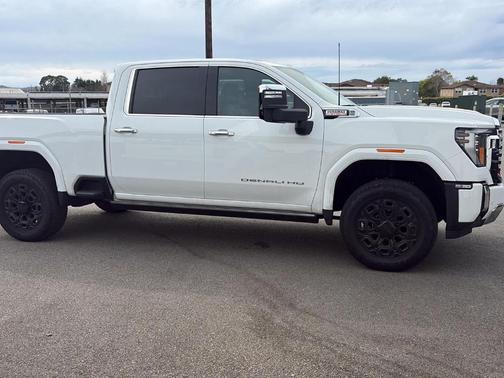 2025 GMC Sierra 2500 Denali