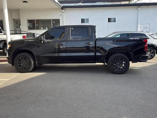2023 Chevrolet Silverado 1500 Custom