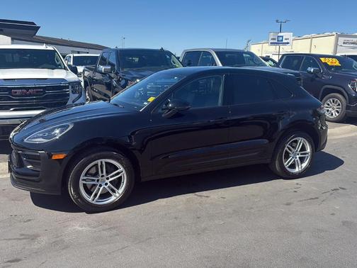 2024 Porsche Macan Base