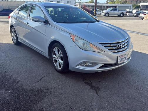 Radiant Silver Metallic 2013 Hyundai SONATA Limited