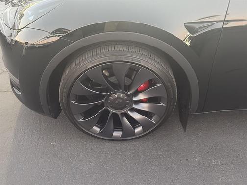 2024 Tesla Model Y Performance