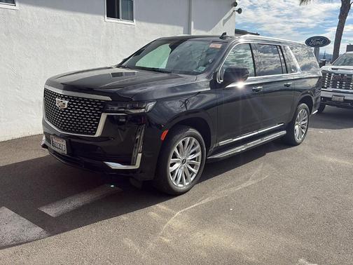 2023 Cadillac Escalade ESV Luxury