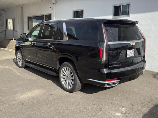 2023 Cadillac Escalade ESV Luxury