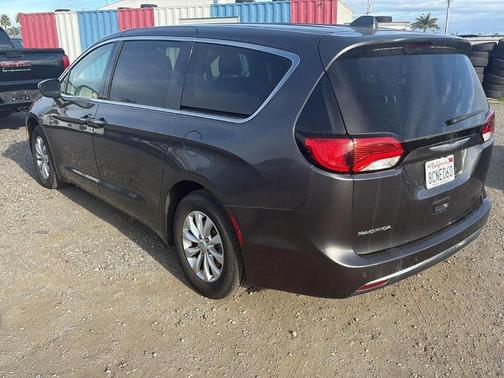 2018 Chrysler Pacifica Touring Plus