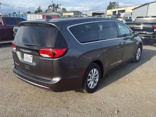 2018 Chrysler Pacifica Touring Plus