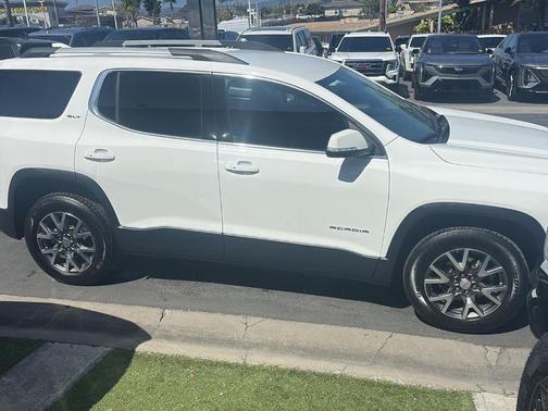 Summit White 2023 GMC Acadia SLT