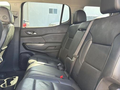Summit White 2023 GMC Acadia SLT