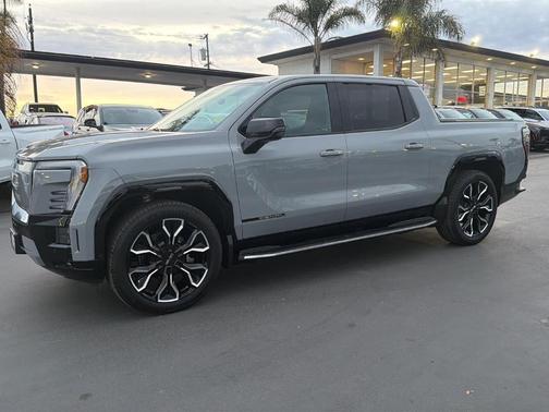 2024 GMC Sierra EV Denali