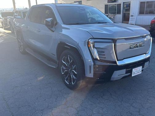 2024 GMC Sierra EV Denali