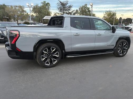 2024 GMC Sierra EV Denali