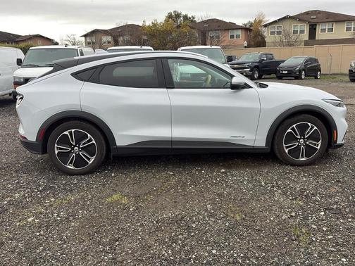 2022 Ford Mustang Mach-E Select