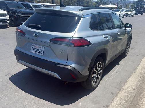2025 Toyota Corolla Cross XLE