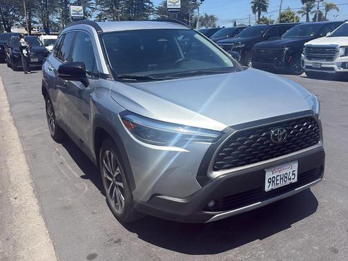 2025 Toyota Corolla Cross XLE