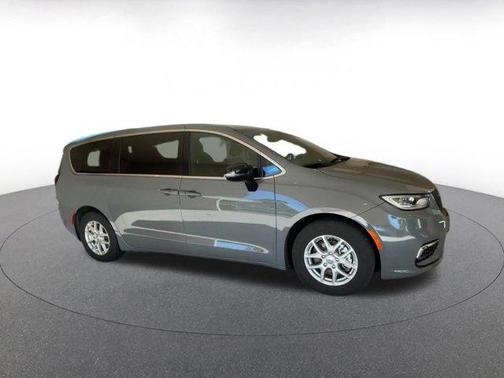 2025 Chrysler Pacifica L